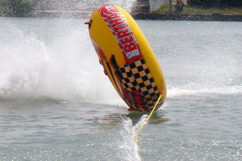 http://i47.photobucket.com/albums/f151/SpeedingHatch/wipeout.jpg