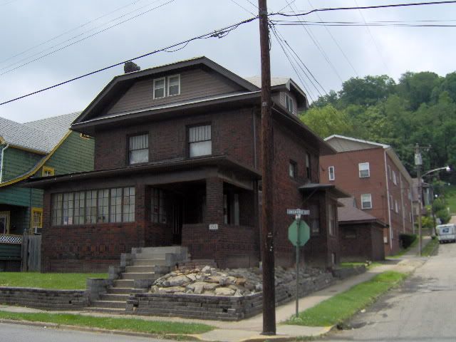 Anyone Seen One With This Roof Line Houses Bungalow Craftsman