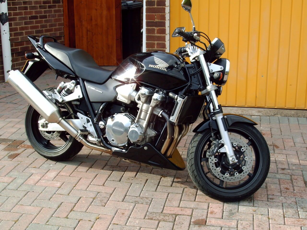 [Image: Cb1300.jpg]