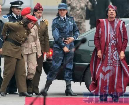 Joko_Londo-gaddafi-female-bodyguards2.jpg