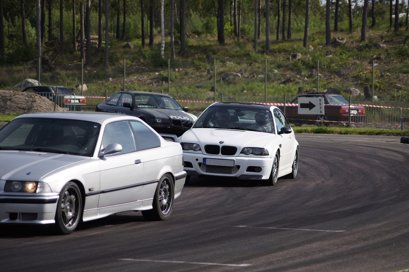 http://i47.photobucket.com/albums/f173/Grumpy_SWE/Bimmers%20Of%20Sweden%202012/DSC02695.jpg