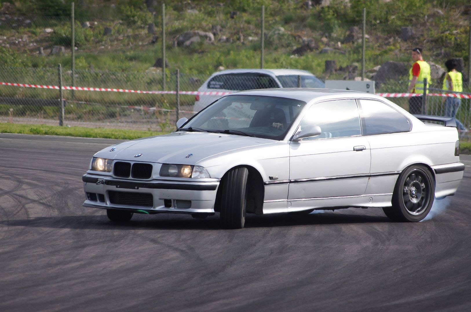 http://i47.photobucket.com/albums/f173/Grumpy_SWE/Bimmers%20Of%20Sweden%202012/DSC02698.jpg