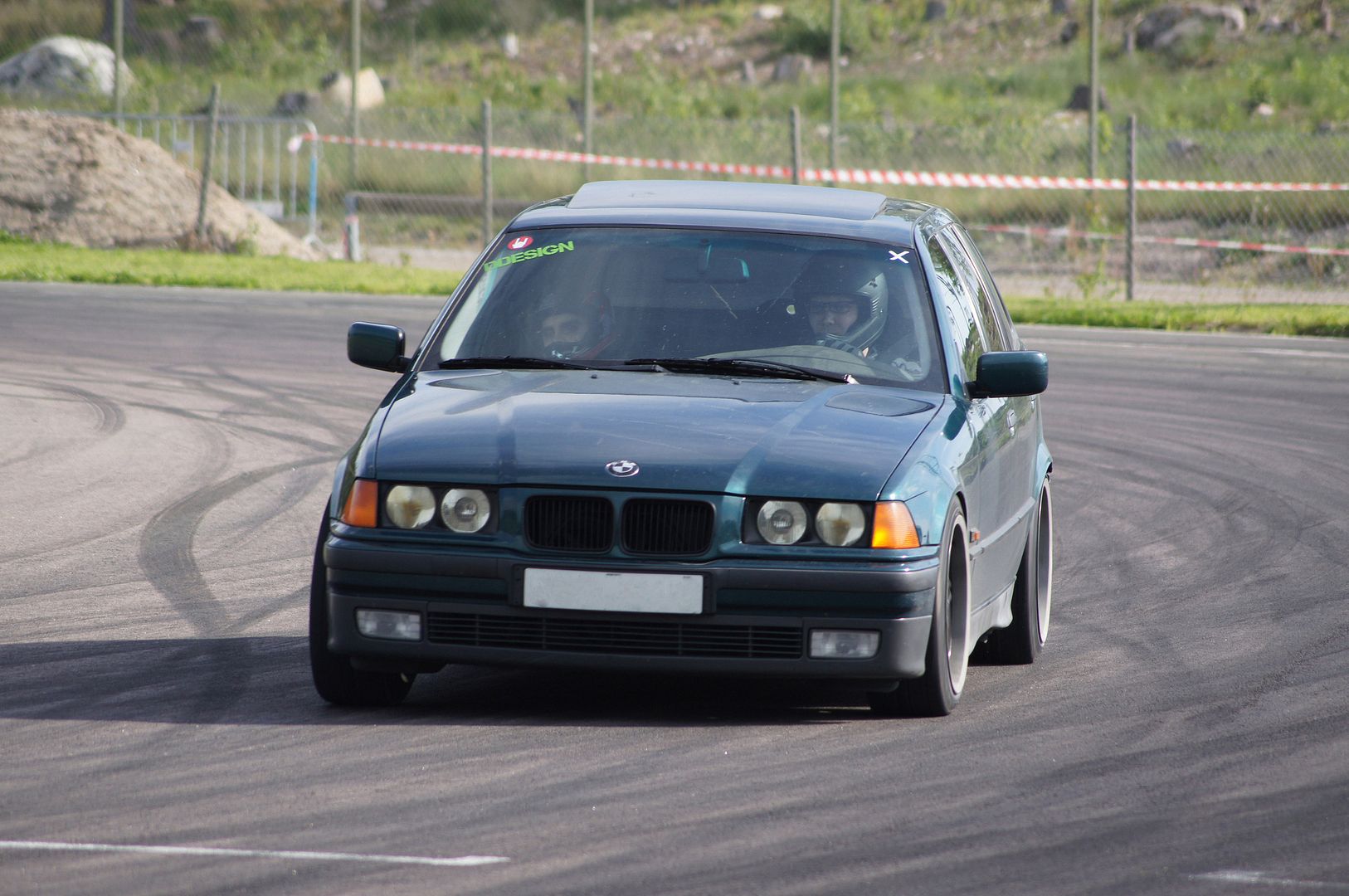 http://i47.photobucket.com/albums/f173/Grumpy_SWE/Bimmers%20Of%20Sweden%202012/DSC02706.jpg