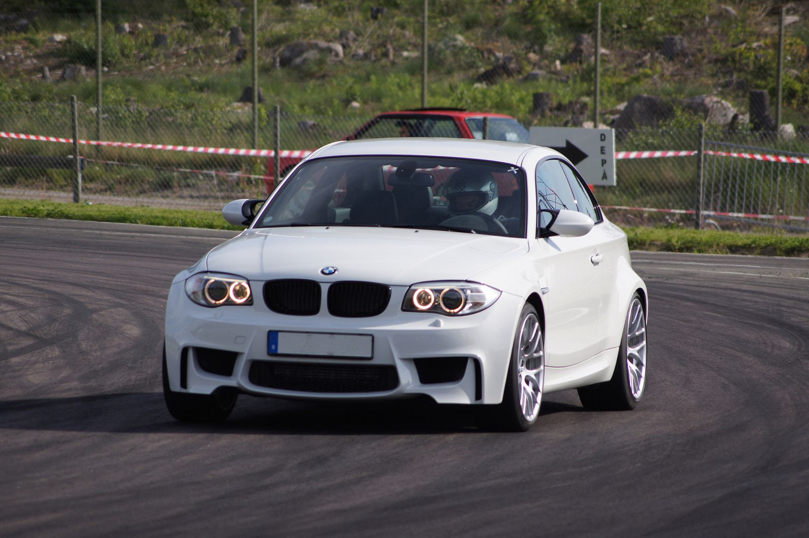 http://i47.photobucket.com/albums/f173/Grumpy_SWE/Bimmers%20Of%20Sweden%202012/DSC02720.jpg