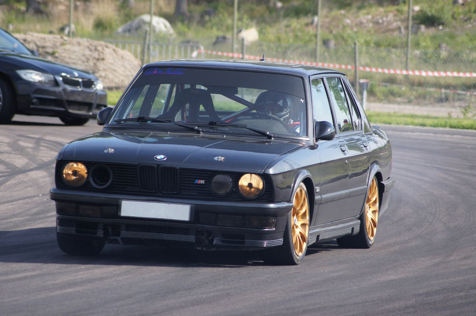 http://i47.photobucket.com/albums/f173/Grumpy_SWE/Bimmers%20Of%20Sweden%202012/DSC02743.jpg