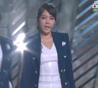 Soyeon-Cry-Cry-06.gif