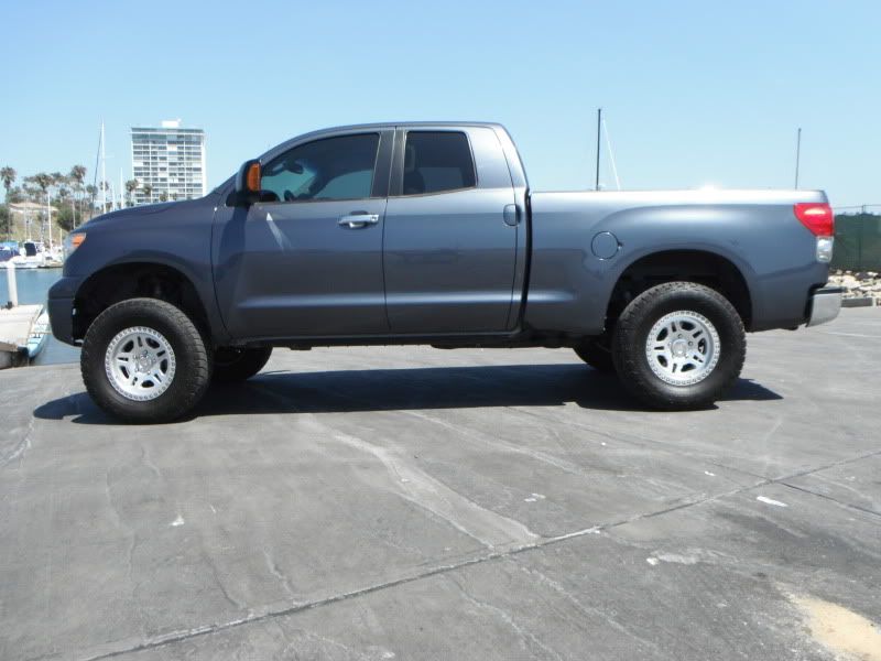 Toyota tundra 3/4 ton truck