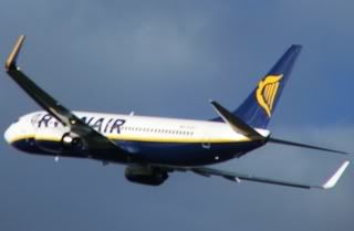 http://i47.photobucket.com/albums/f188/012tom012/RYANAIR1.jpg