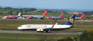 http://i47.photobucket.com/albums/f188/012tom012/Ryanair.jpg