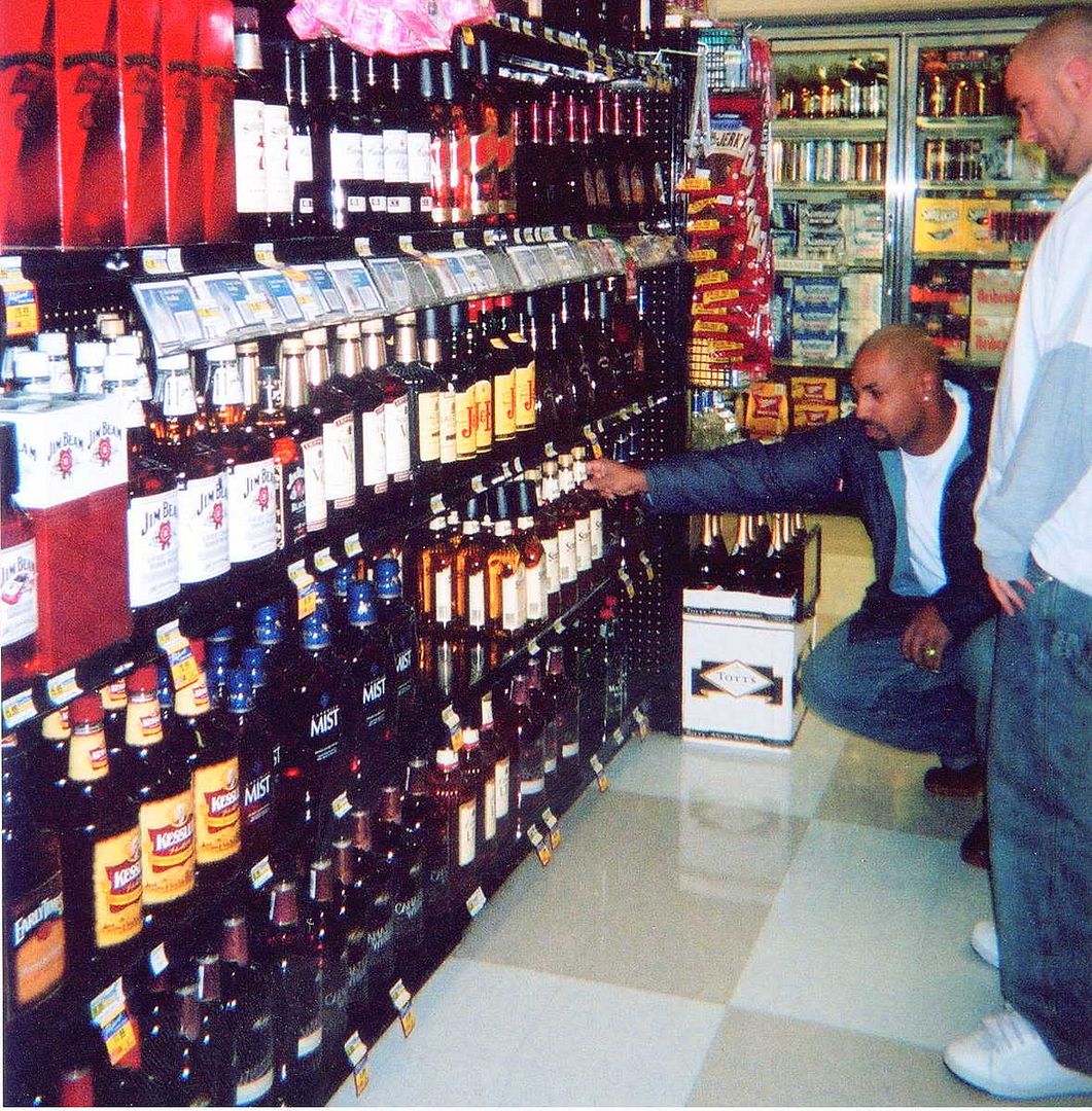 http://i47.photobucket.com/albums/f189/verducci35/liquor.jpg