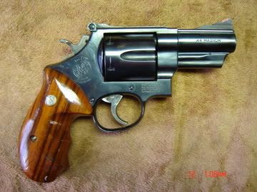 lew horton smith and wesson