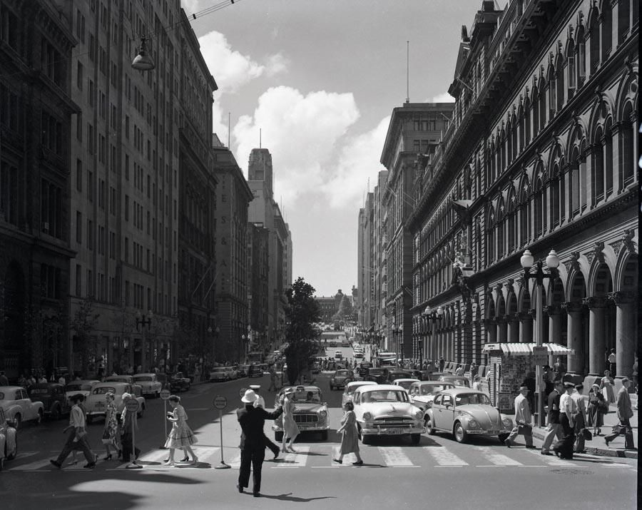 http://i47.photobucket.com/albums/f200/myran13/Sydney1964onthecornerofMartinPlaceandGeorgeStreet_zps746099fc.jpg