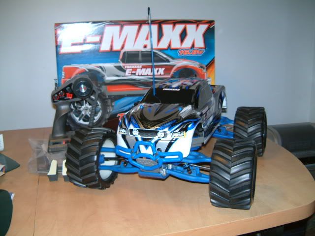 e maxx rc car