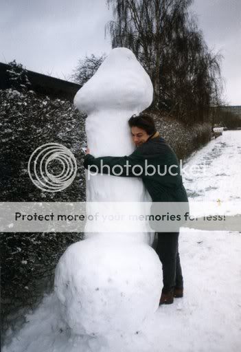 https://i47.photobucket.com/albums/f177/sgt_buckles/SnowMan.jpg